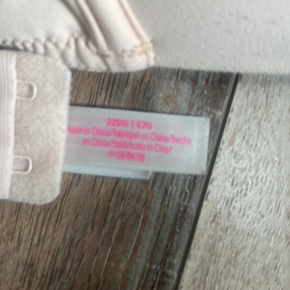 Vs Pink super push up bra 32 DD - Picture 4 of 4